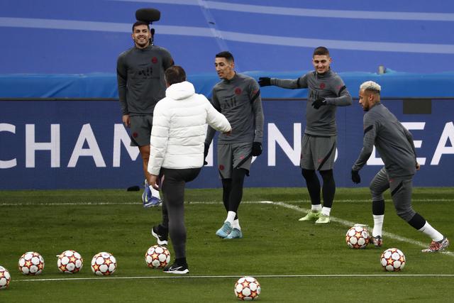 范子铭16+11雷蒙19分 首钢大胜上海总比分1-1